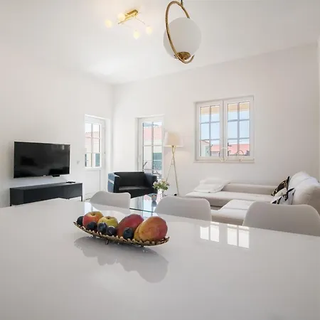 Luxury Phoenix Ravno