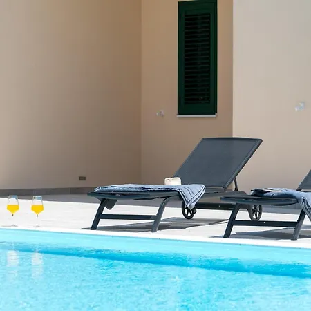 Luxury Phoenix Villa Ravno