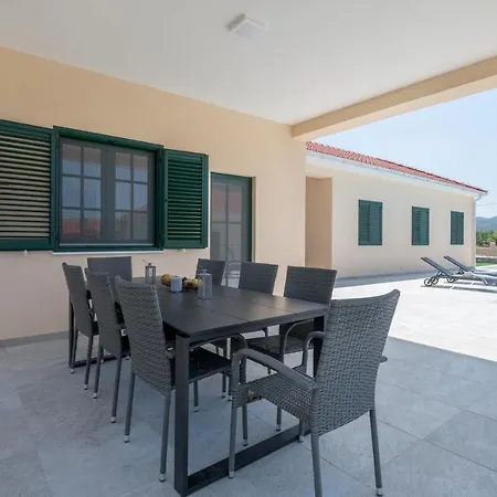 Villa Luxury Phoenix Ravno
