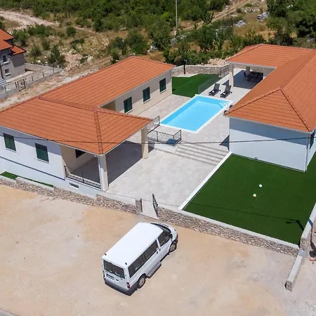 Luxury Phoenix Ravno